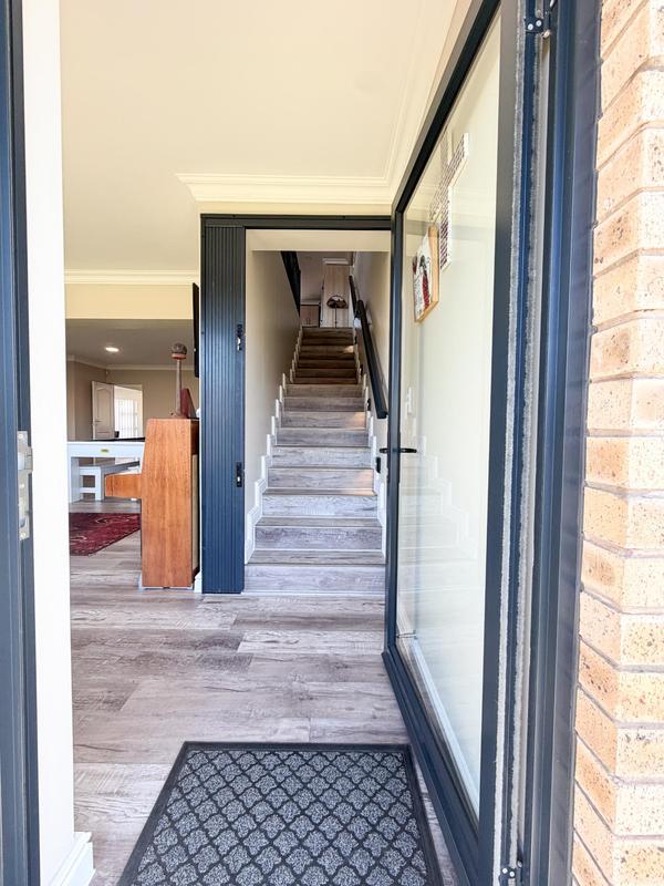 5 Bedroom Property for Sale in Reebok Western Cape